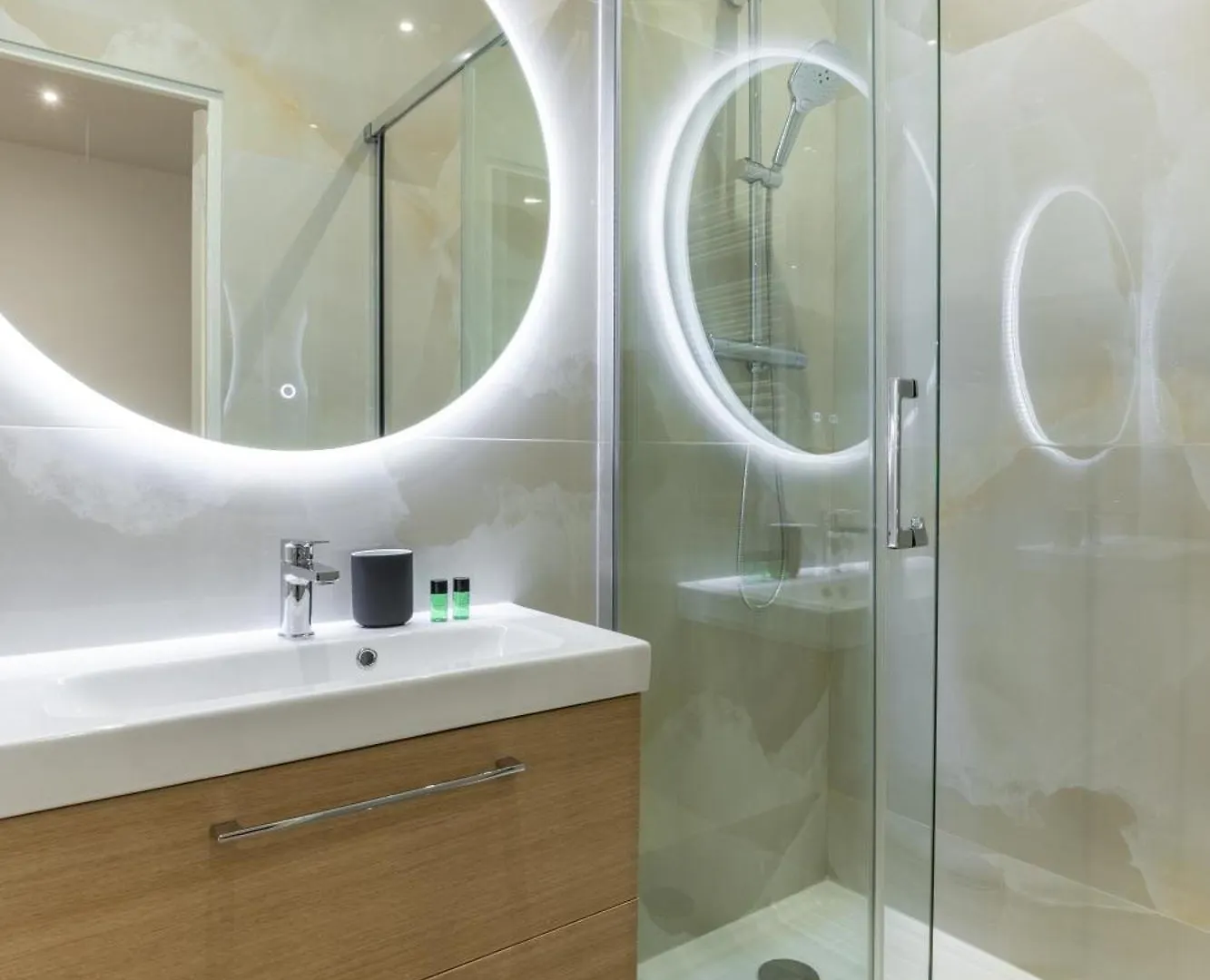 Hsh St Germain/Jardin Du Luxembourg : Luxury Apartment Paris